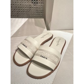 Dway Slide - White Calfskin and Embroidered Cotton