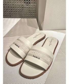 Dway Slide - White Calfskin and Embroidered Cotton