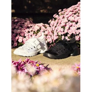 Viv' on the Run Trekky Sneakers in fabric and patent leather